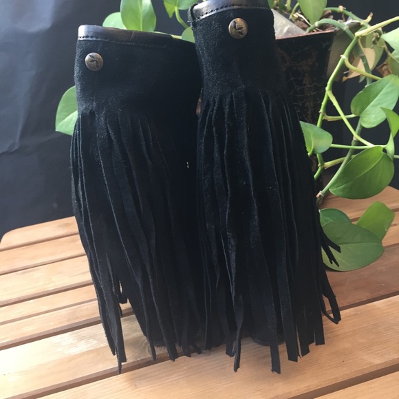 Koolaburra Black “Veleta” Fringe Wedge Booties, 7M - Picture 3 of 7